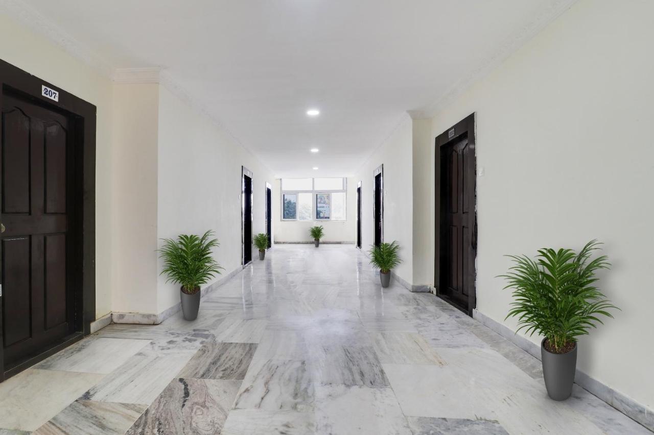 Oyo Dharani Grand Hotel Khammam Exterior photo